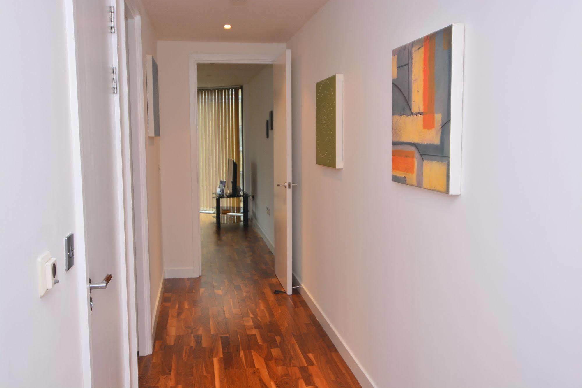 Apartment Wharf - Canary South London Ngoại thất bức ảnh