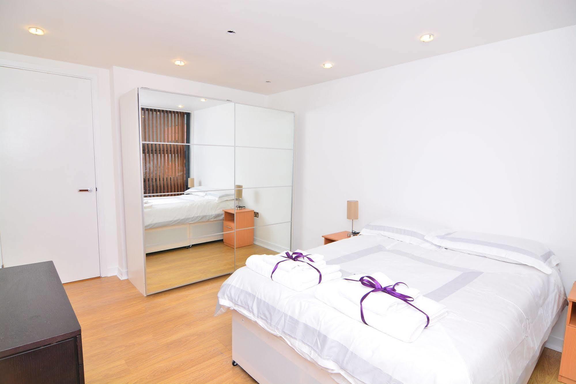 Apartment Wharf - Canary South London Ngoại thất bức ảnh